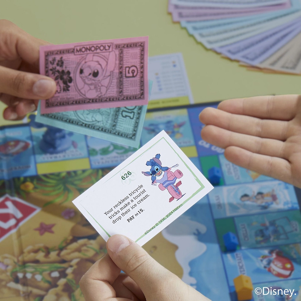 Gaming Monopoly Stitch G0388 D2 Lifestyle Image