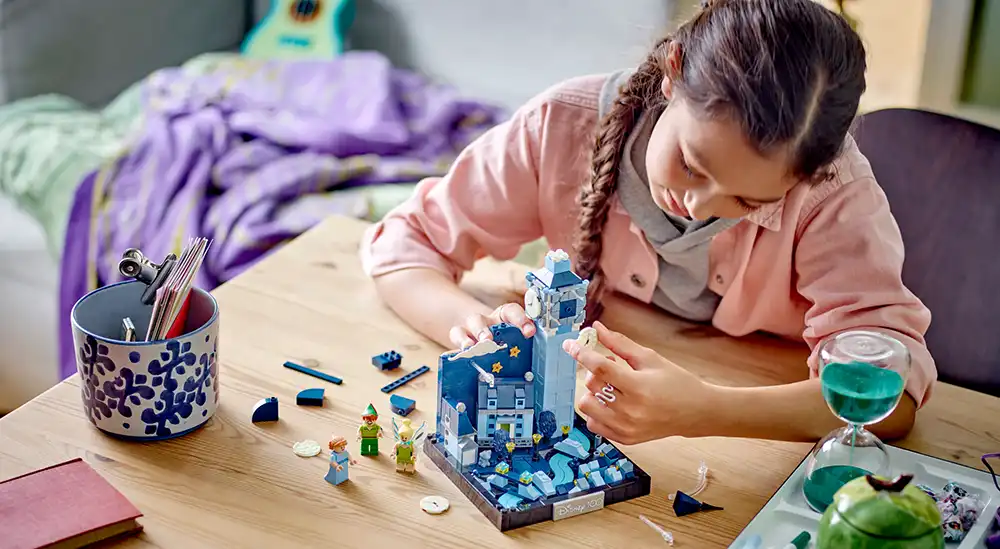 LEGO Disney Peter Pan & Wendy’s Flight over London 43232 Never-Grow-Up  Building Set, Disney’s 100th Anniversary Toy Celebrates Childhood  Imaginations