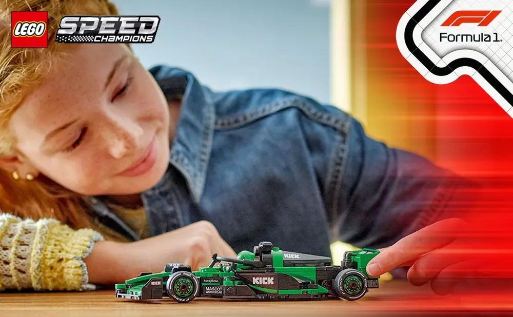 Speed Champions Kick Sauber F1 Team C44 Race Car D2 Lifestyle Image