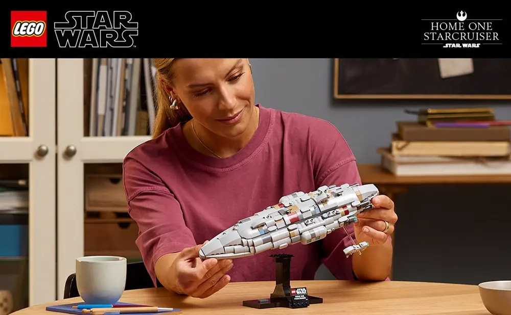Star Wars Home One Starcruiser D2 Lifestyle Image