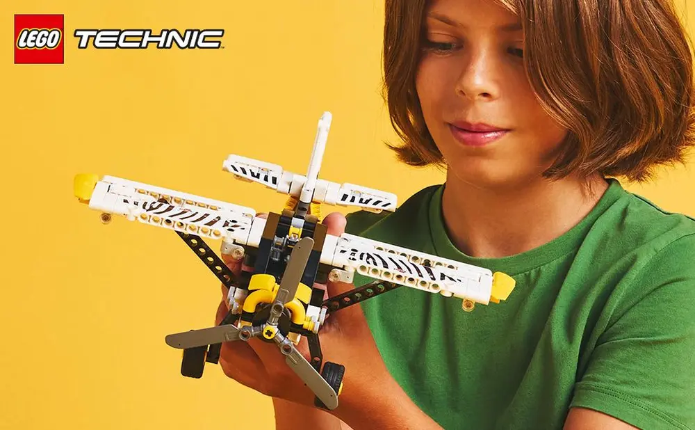 Technic Bush Plane D2 Lifestyle Image