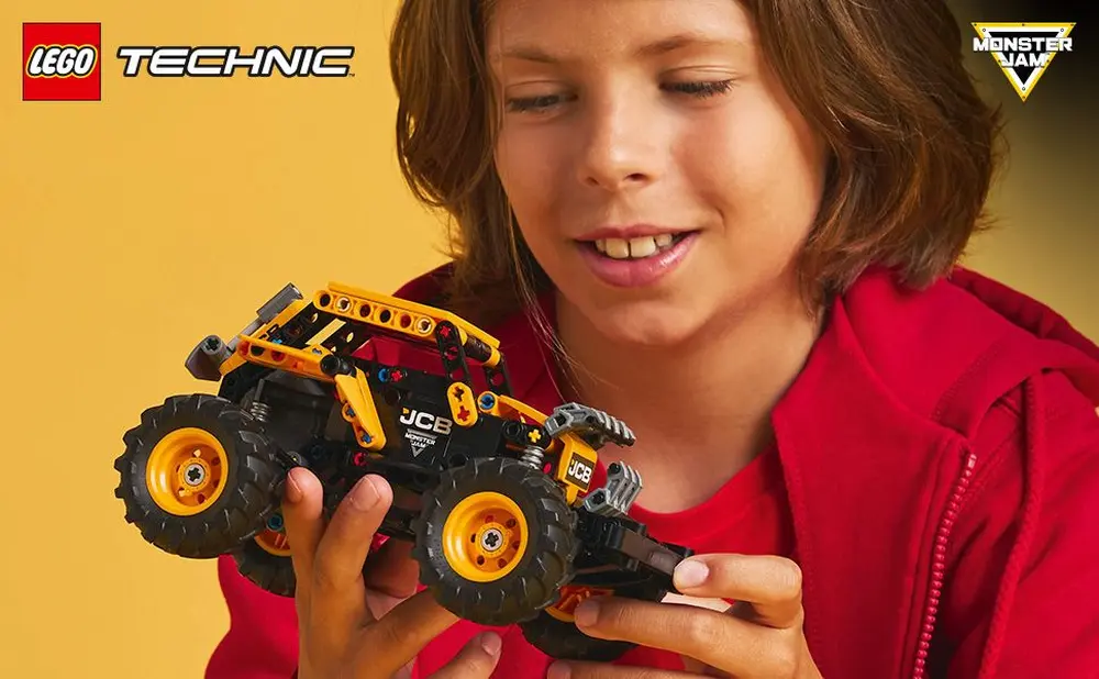 Technic Monster Jam Digatron Pull Back D2 Lifestyle Image